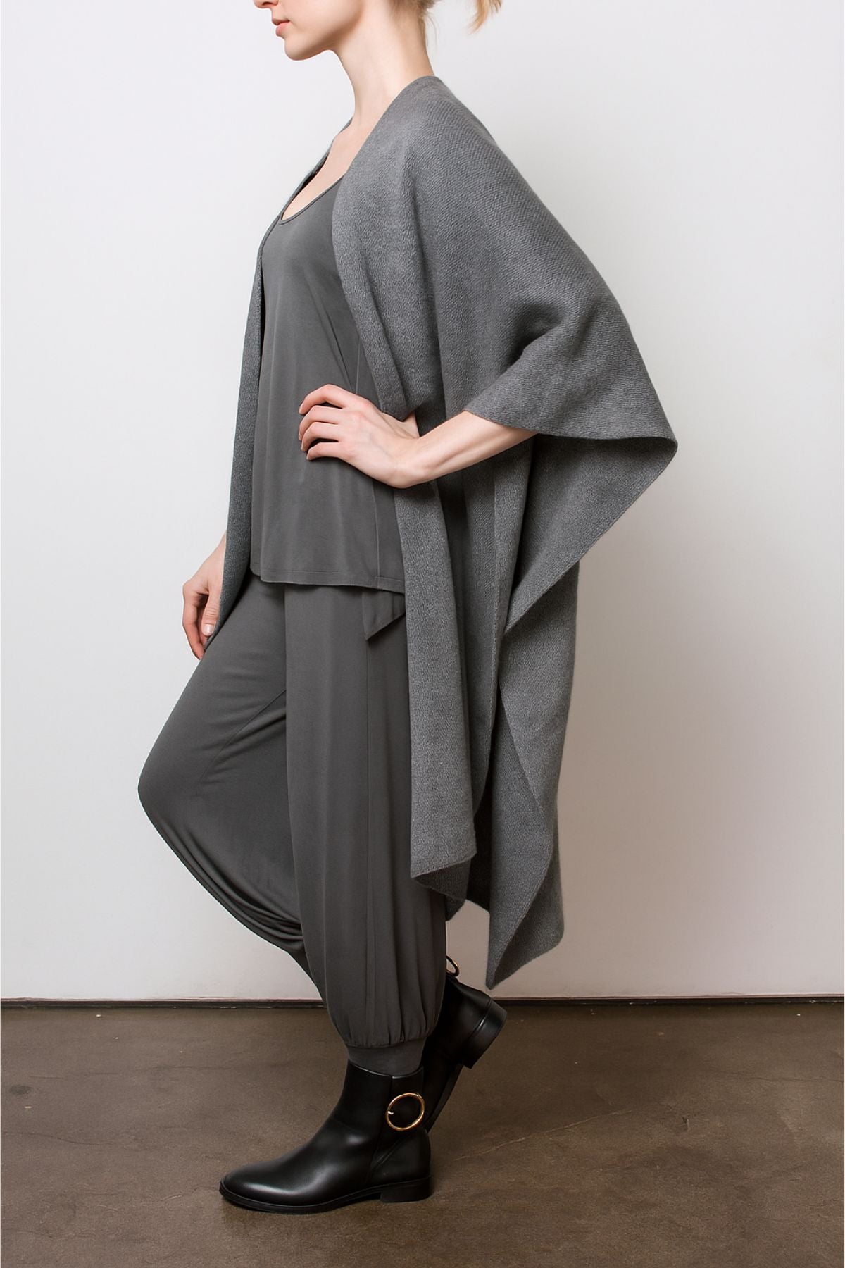 Maya Ruana - Alpaca - Grey