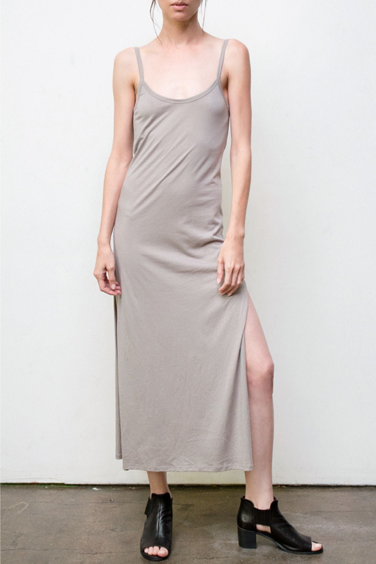 Long Spaghetti-Strap Dress - Organic Cotton - Grey arzeatelier Long Spaghetti-Strap Dress - Organic Cotton - Grey arzeatelier