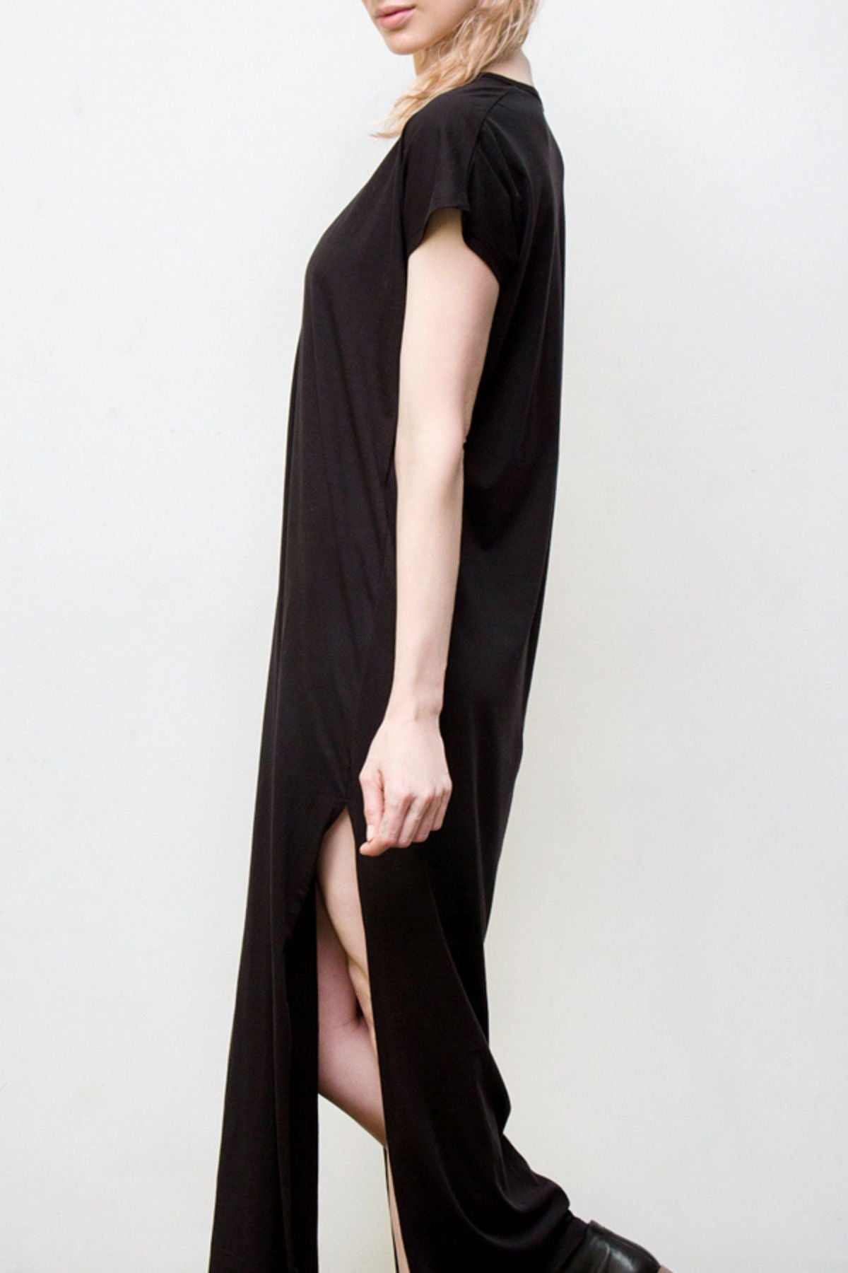 maxi v neck dress - black