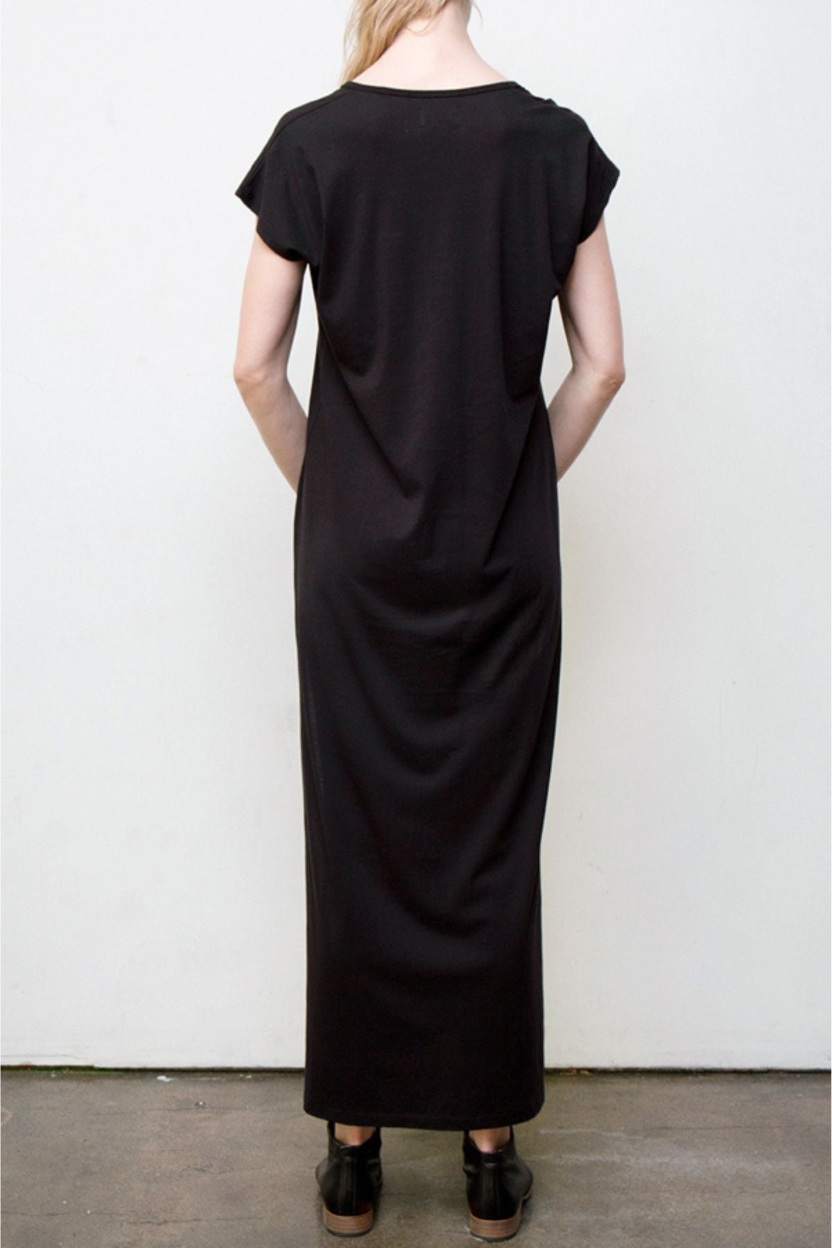 maxi v neck dress - black