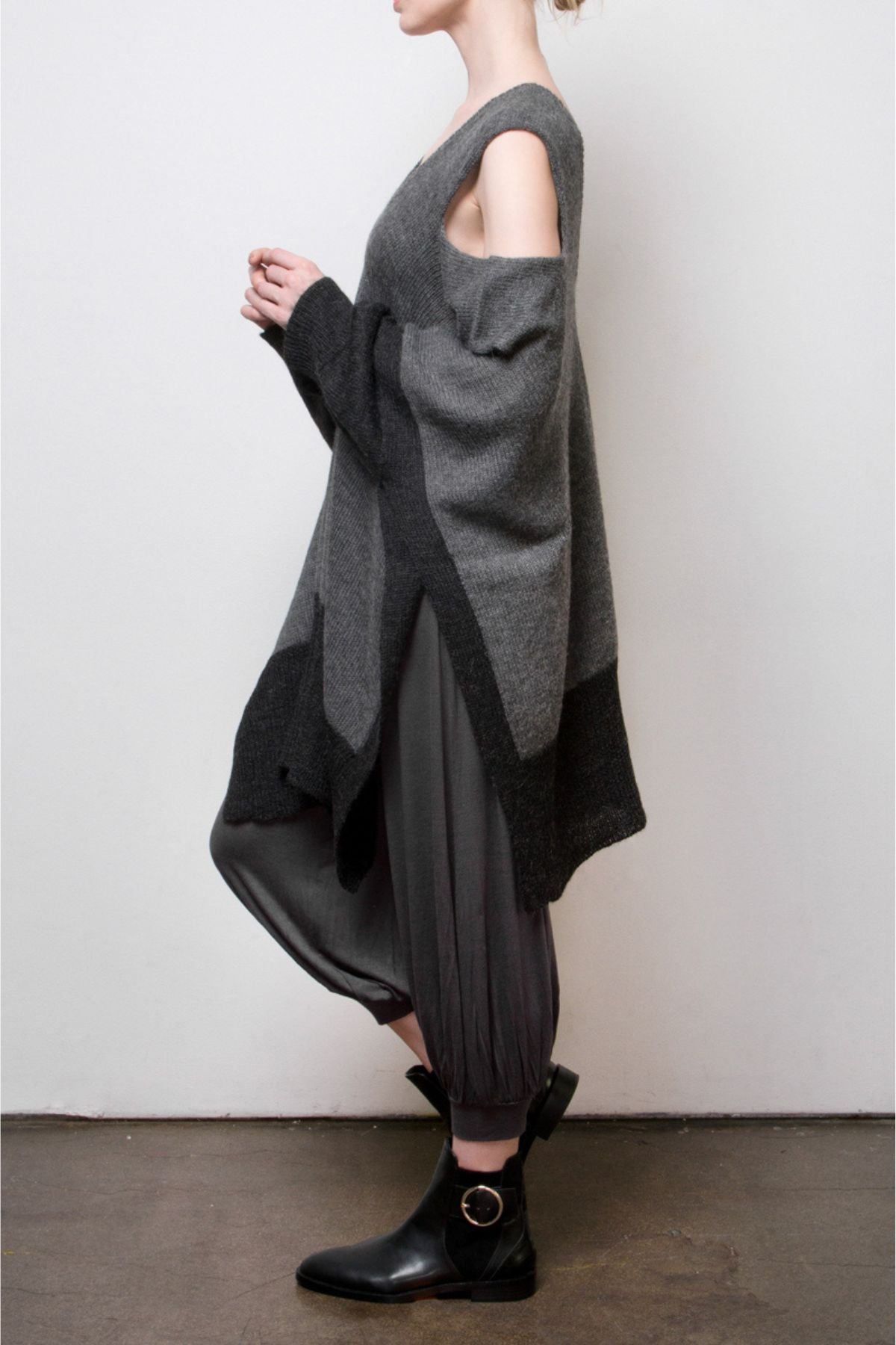 pamela alpaca slash tunic - grey w/charcoal border